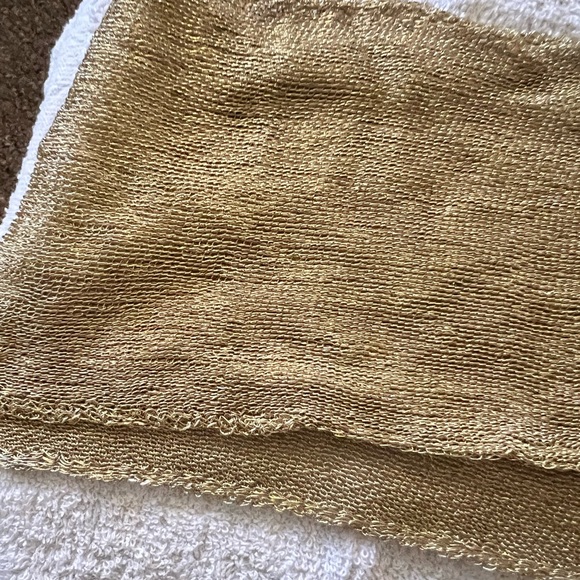 GOLD METALLIC INFINITY SCARF… NEW NEVER WORN. - Picture 2 of 7